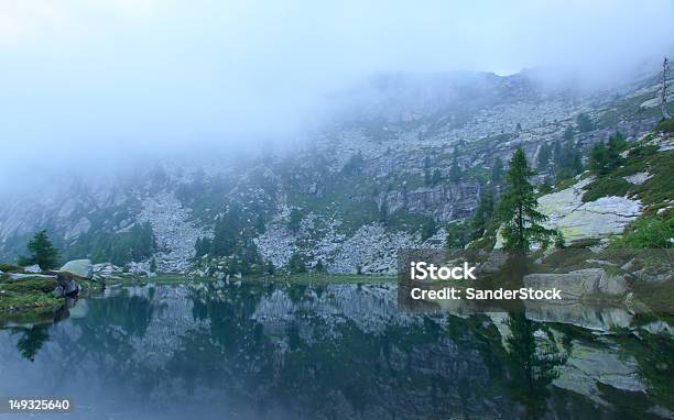 Bewölkt Lake Stockfoto und mehr Bilder von Abenddämmerung - Abenddämmerung, Abgeschiedenheit, Alpen