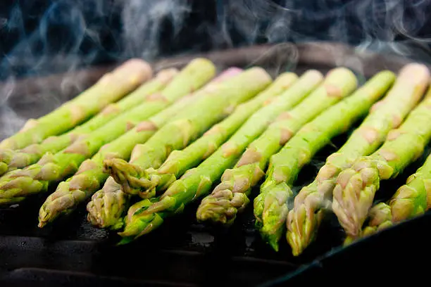 Photo of grilling asparagus
