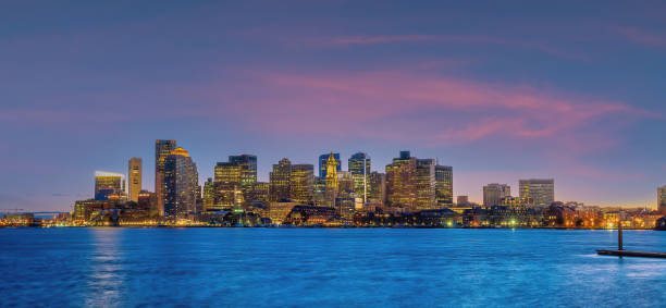 śródmieście bostonu, panorama miasta massachusetts w stanach zjednoczonych - boston skyline panoramic night zdjęcia i obrazy z banku zdjęć