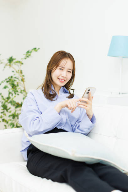 istock Japanese woman working at home 1493426211