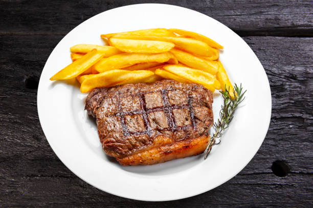 istock Chorizo steak, against fillet, fries 1493482676