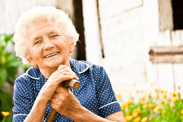 Grandma Weinglas Mit Perlen – Personalisiertes Geschenk Für Oma, Mit Karte, Ø 2,5 Cm