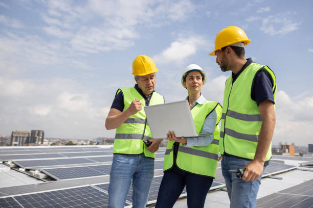 istock Team of engineers doing an inspection on a solar power station 1493546058