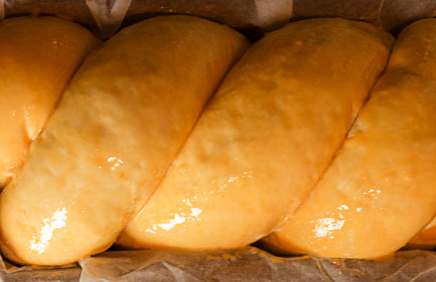 fresh dough ready for baking - gluten allergy imagens e fotografias de stock