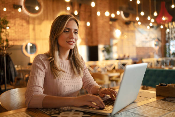 istock The best freelancer-friendly coffeeshop on the block 1493607848