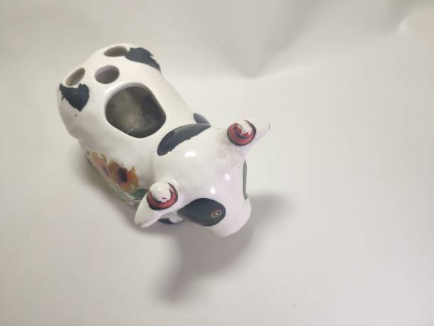 istock Cute Cow Ceramic Bathroom Accessories 1493647839