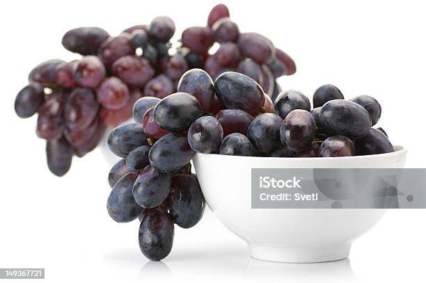 Uva Viola - Fotografie stock e altre immagini di Alimentazione sana - Alimentazione sana, Bianco, Cibo