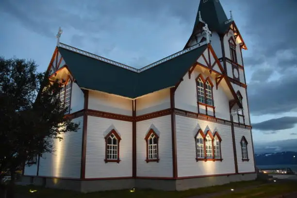 Une autre vue de l’église d’Husavik, en Islande