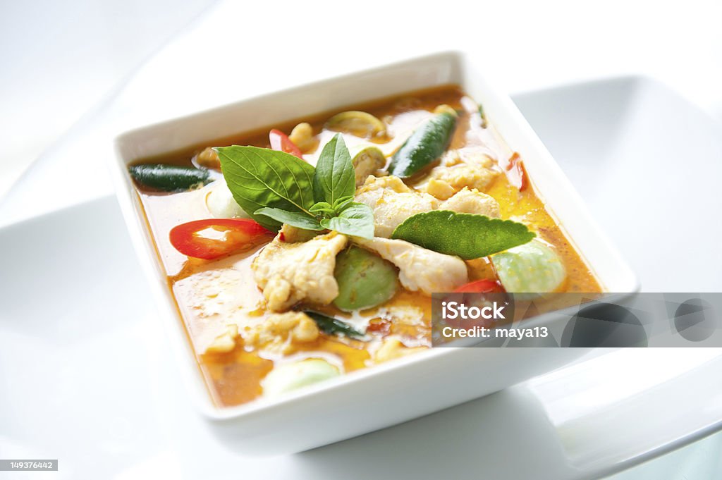 태국 음식 레드 커리 치킨과 - 로열티 프리 건강한 식생활 스톡 사진