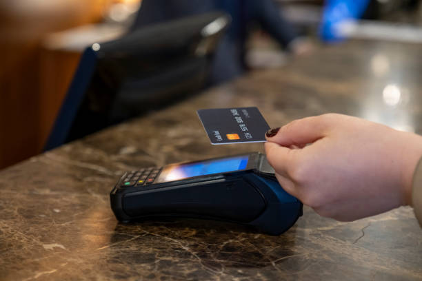 istock when making contactless payments with a credit card 1493820224