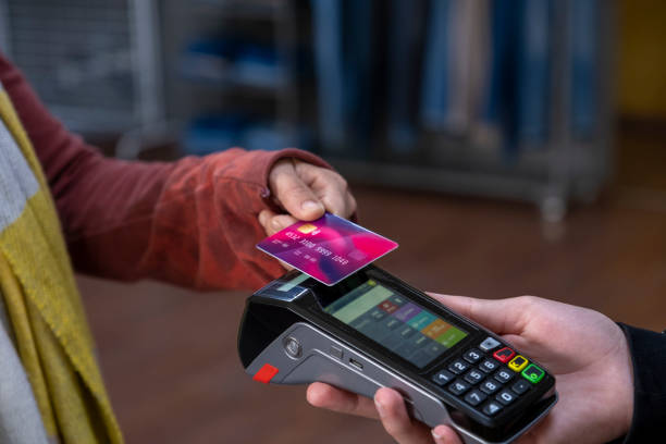 istock when making contactless payments with a credit card 1493820231