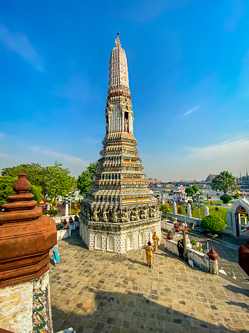 The visiting card of the capital of Thailand is the Buddhist temple Wat Arun, Temple of Dawn, which is located on the banks of the Chao Phraya River.