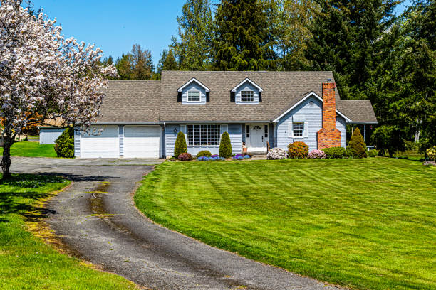 istock American Suburban Home Exterior 1493875098