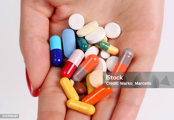 Tabletten In Hand Stockfoto und mehr Bilder von Antibabypille - Antibabypille, Antidepressivum, Diabetes