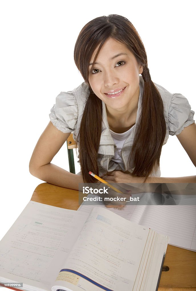 Asian ESTUDANTE UNIVERSITÁRIO se preparando para o exame matemática - Foto de stock de 16-17 Anos royalty-free