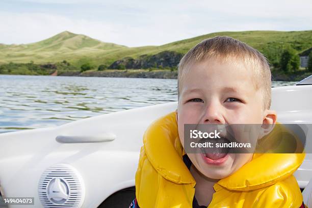 Viagem De Crianças Na Água No Barco - Fotografias de stock e mais imagens de Alegria - Alegria, Ao Ar Livre, Atividade