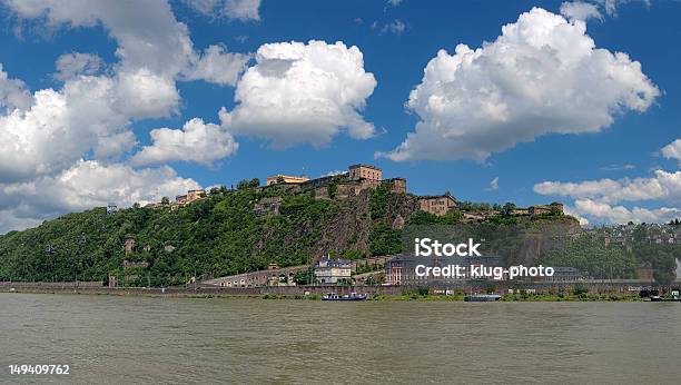 Ehrenbreitstein Крепость На Koblenz Германия — стоковые фотографии и другие картинки Кучевое облако - Кучевое облако, Эренбрайтштайн, Без людей