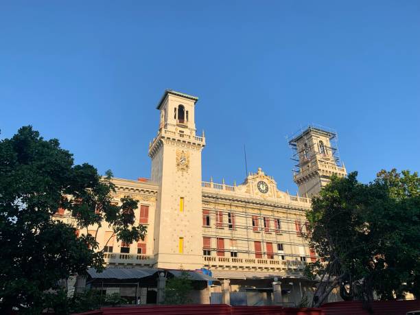 Central Railway Station at sunrise Morning glow of the old town of Havana, Cuba, along the waterfront havana harbor photos stock pictures, royalty-free photos & images