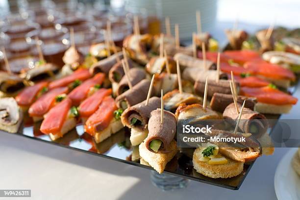 Sandwiches Auf Dem Tisch Stockfoto und mehr Bilder von Brotsorte - Brotsorte, Fisch, Fische und Meeresfrüchte