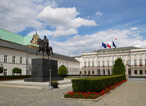 istock Presidential Palace in Warsaw 149427641