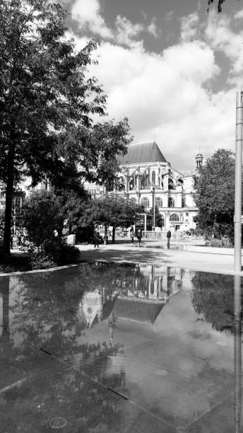 Saint Eustache church Saint Eustache church reflection in the water église saint eustache stock pictures, royalty-free photos & images