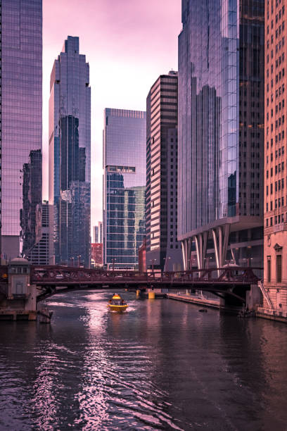 istock street and riverview scenes in downtown chicago 1494344284