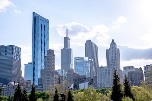 istock street and riverview scenes in downtown chicago 1494347128