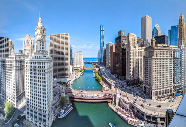 istock street and riverview scenes in downtown chicago 1494349189