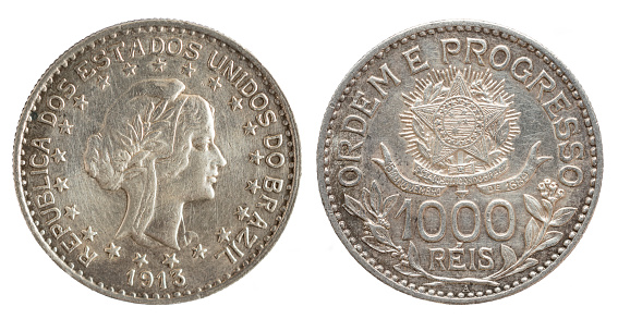 Brazilian silver coin of 1000 réis from the year 1913. Front and back with the symbols of the Republic of the United States of Brazil of November 15, 1889.