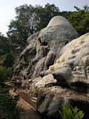 riesiger-schwefelfelsen-im-bereich-der-h