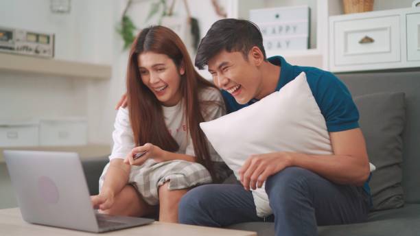 istock Couple online shopping. 1494510801
