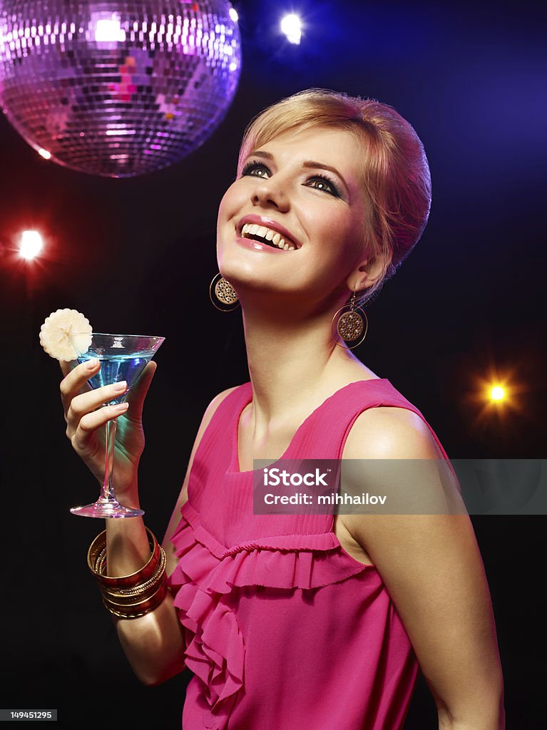 Hübsches Mädchen mit einem drink - Lizenzfrei Alkoholisches Getränk Stock-Foto