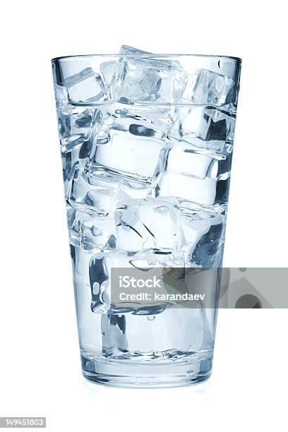 Photo libre de droit de Verre Deau Pure Avec Des Cubes banque d'images et plus d'images libres de droit de Aliment - Aliment, Blanc, Bleu