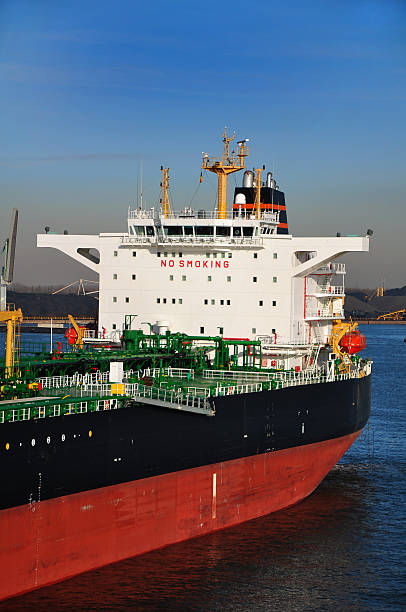 istock crude oil tanker 149452954