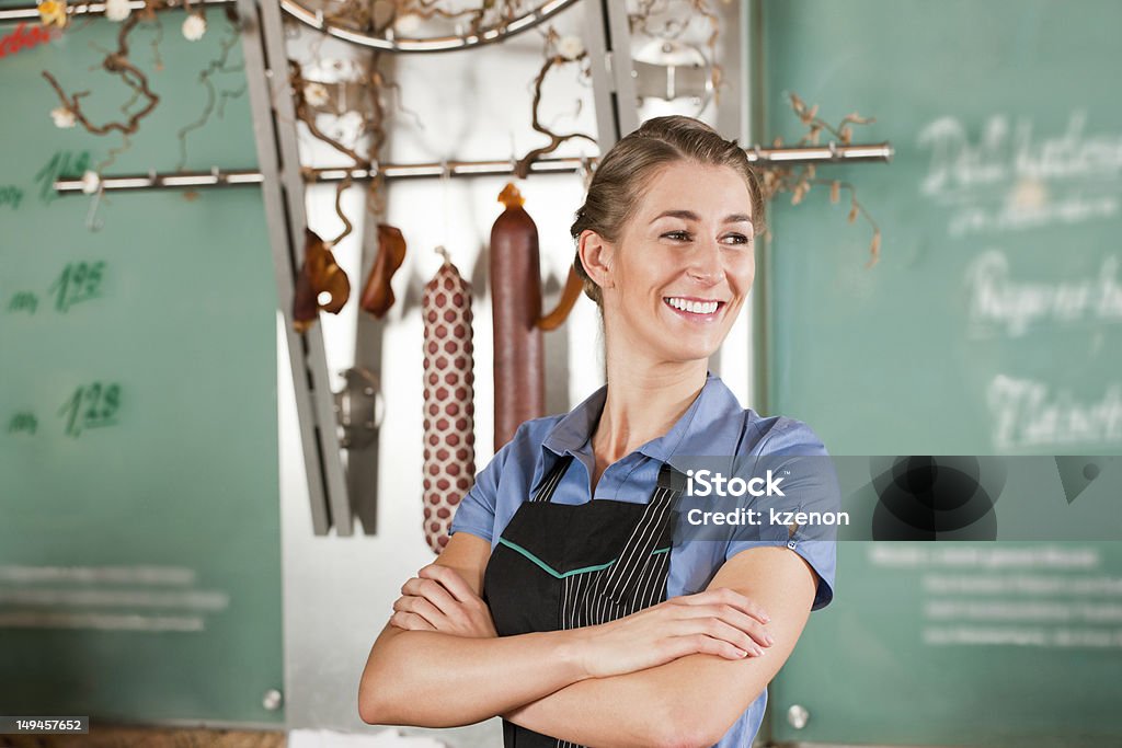 Frau oder weibliche butcher im buther's shop - Lizenzfrei Arbeiten Stock-Foto