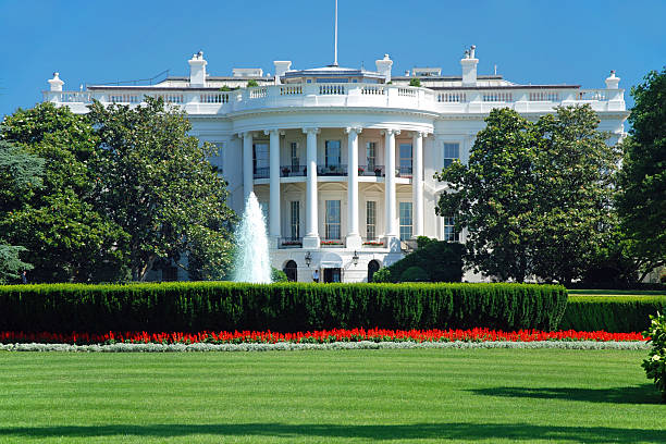 ホワイトハウス、ワシントン DC 、美しいブルースカイ ストックフォト