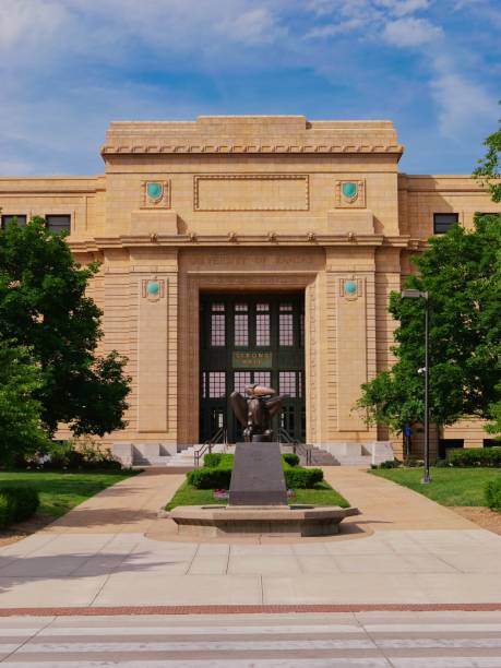 edificio amministrativo ku strong hall - university of kansas foto e immagini stock