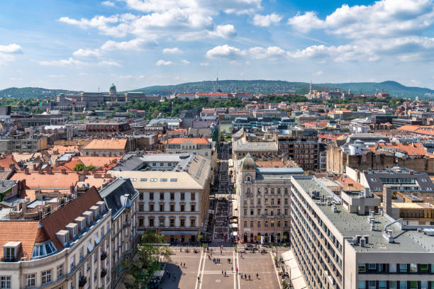 istock Budapest: A Vibrant Cityscape along the Danube 1494642044