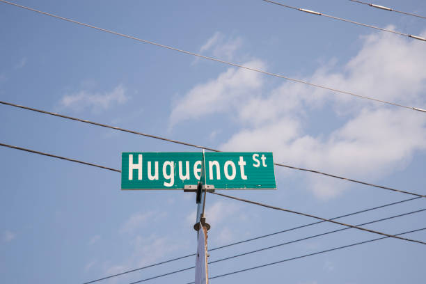 istock Huguenot street 1494666183
