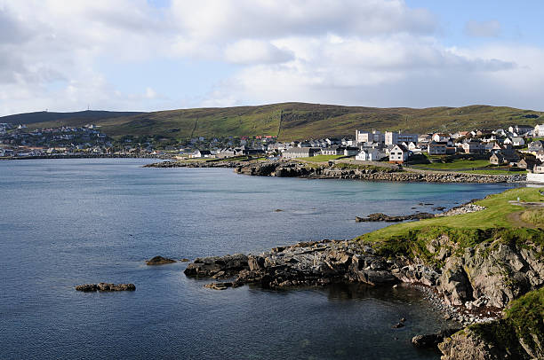 бухта в леруик - shetland islands стоковые фото и изображения