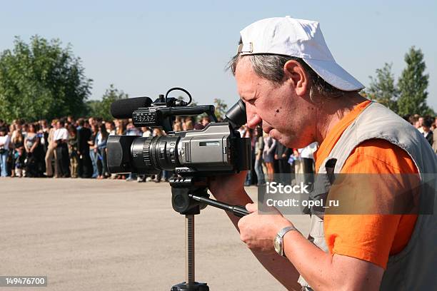 Kameramann Schießen Einen Film Stockfoto und mehr Bilder von Medien-Interview - Medien-Interview, Menschenmenge, Fotografieren