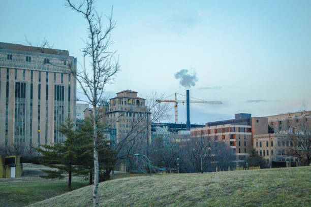 カンザ�スシティーの街並み - kansas city missouri city skyline built structure ストックフォトと画像