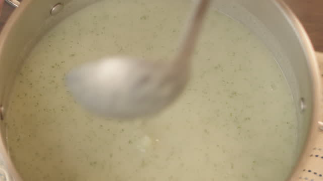 seasoning vegan leek potato soup