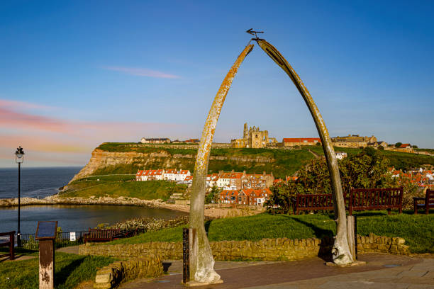 istock Whitby Whalebone Arch at Sunset 1495077525