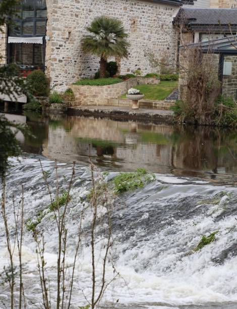 Wash house and waterfalls Anciens lavoirs et cascades d’eau à Guingamp en Bretagne guingamp stock pictures, royalty-free photos & images