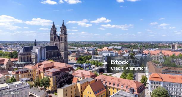 พาโนรามาของเมือง Magdeburg ใน Saxonyanhalt ภาพสต็อก - ดาวน์โหลดรูปภาพตอนนี้ - กลางแจ้ง - การตั้งค่า, การถ่ายภาพ - ภาพ, การท่องเที่ยว - วันหยุดพักผ่อน