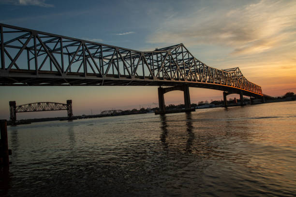 istock Cantilever bridges at sunset 1495142655