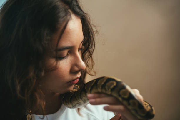 istock Love me love my pet snake 1495260992
