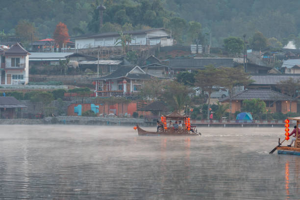 província de mae hong son, norte da tailândia. - mae hong son province - fotografias e filmes do acervo