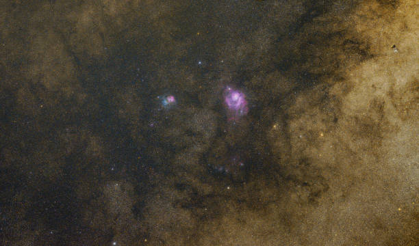 nébuleuse du lagon - lagoon nebula photos et images de collection